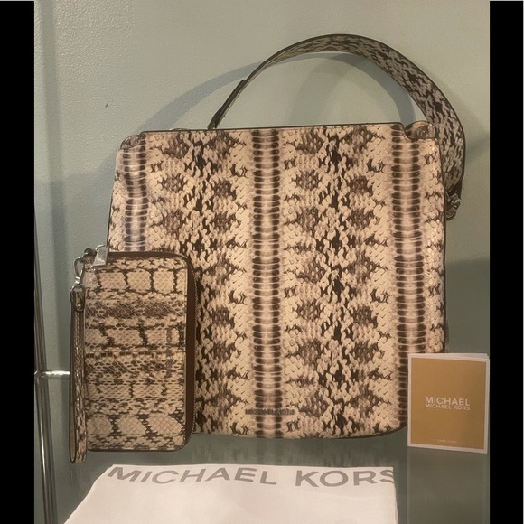 Snakeskin Fulton hobo & wristlet - Picture 1 of 11